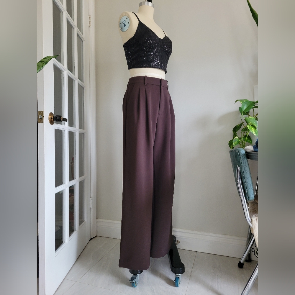 GAP BNWT 365 high rise pleated trousers in Terra Brown colour